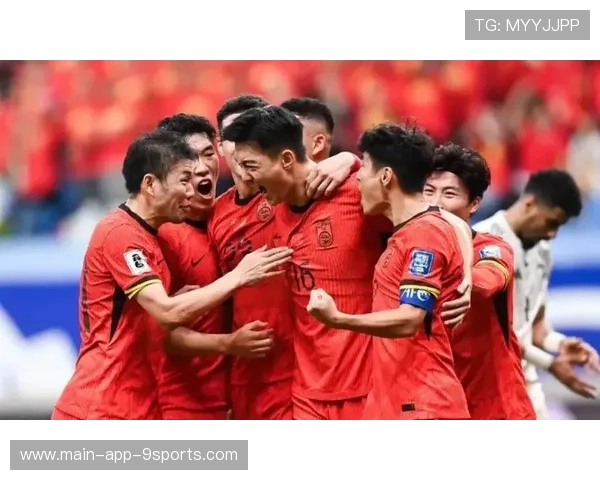 国足新阵容首次亮相引期待，国足新一期