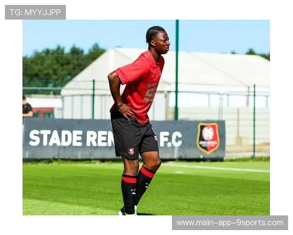 切尔西拜仁争抢17岁锋线新星，3球1助攻震惊足坛，切尔西逆转拜仁