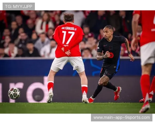 球员在欧冠赛场上凭借个人能力完成绝杀,欧冠赛场上的绝杀 球员在欧冠赛场上凭借个人能力完成绝杀,欧冠赛场上的绝杀